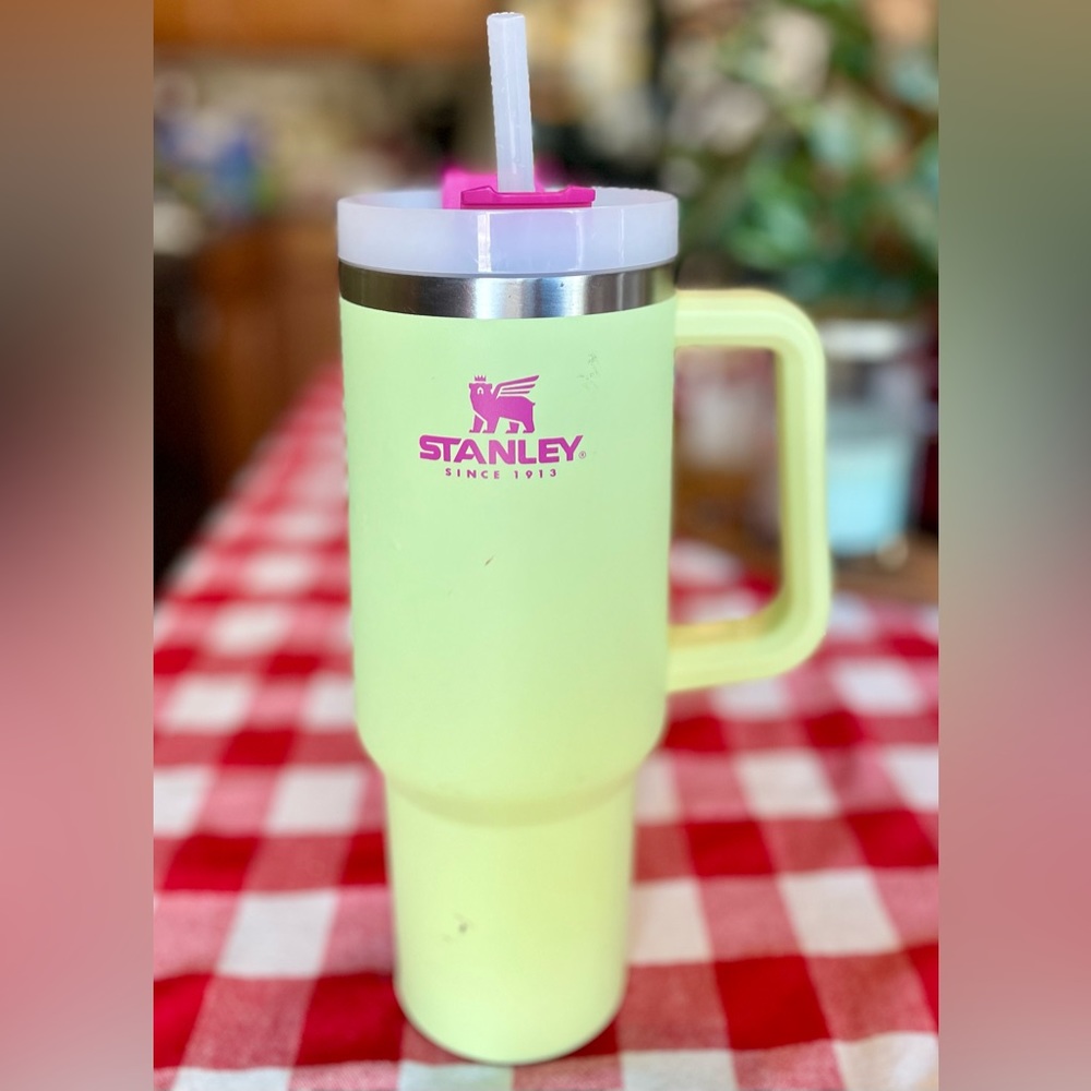 Stanley Adventure Quencher 40oz Citron Mix